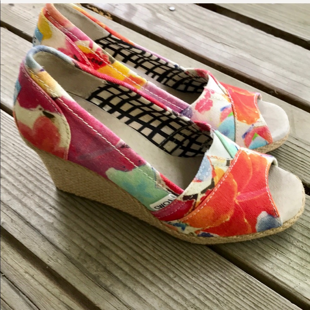 Toms wedges
